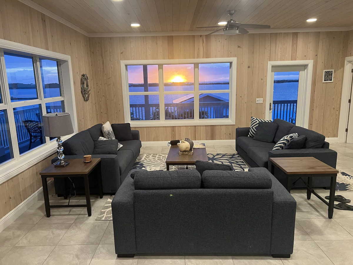 Tahiti Time Bathroom